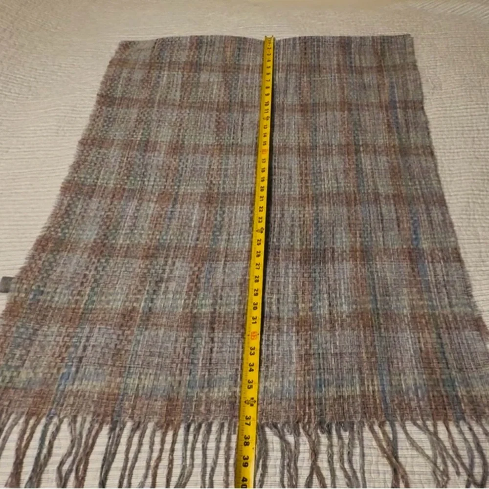 Vince Camuto OS/TU long, fringed woven scarf. 32w x 80l, gently used. - Picture 7 of 7